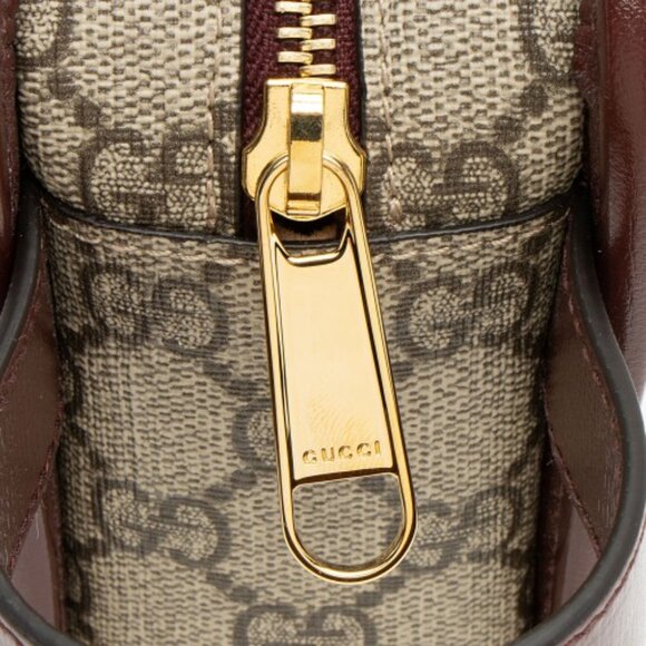 GIFTABLE! NEW! $1100 Gucci GG Supreme Clutch Travel Pouch Pristine Condition - Picture 8 of 17